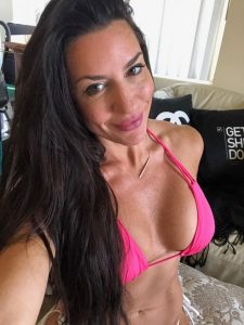 fit-girl-jessica-kiernan-selfie