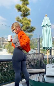 Fit PAWG In Yoga Pants