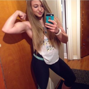 fit-teen-Sam-Briden-selfie