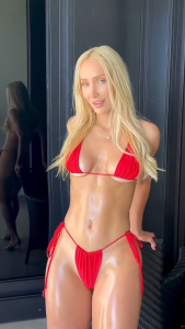 Oiled Fit Babe